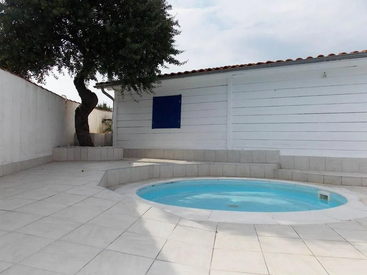 House Buneta Ližnjan アパート